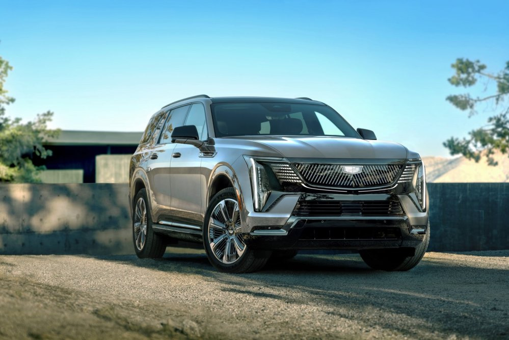 Обзор Cadillac Escalade IQL 2026: удлинённый электрический флагман на 750 л.с.
