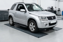 Suzuki Grand Vitara 2005-2017 гг. Боковые пороги Bosphorus Black (2 шт., алюминий) фото 1