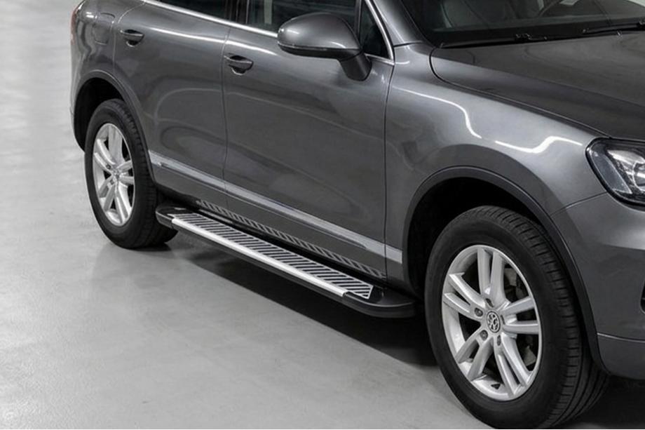 Volkswagen Touareg 2002–2010 гг. Боковые Подножки Line (2 шт., Алюминий) Image