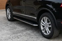 Volkswagen Touareg 2002–2010 гг. Боковые Подножки Maydos V1 (2 шт., Алюминий и Нержавейка) фото 1