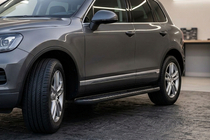 Volkswagen Touareg 2002–2010 гг. Боковые пороги Bosphorus Black (2 шт., алюминий) фото 1