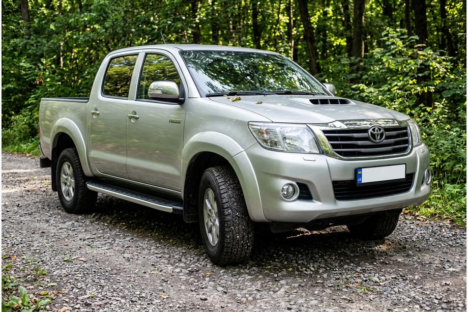 Toyota Hilux 2006-2015 гг. Боковые Подножки Fullmond (2 шт., Алюминий) Image