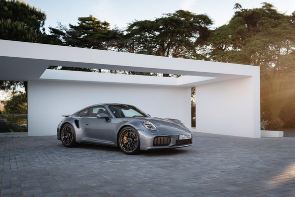 Обзор Porsche 911 Turbo S T-Hybrid: Самый мощный серийный 911