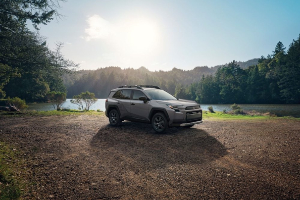 Обзор Toyota RAV4 Woodland: приключенческий кроссовер с гибридным приводом фото 2
