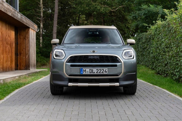 MINI Countryman (U25): компактный кроссовер нового поколения