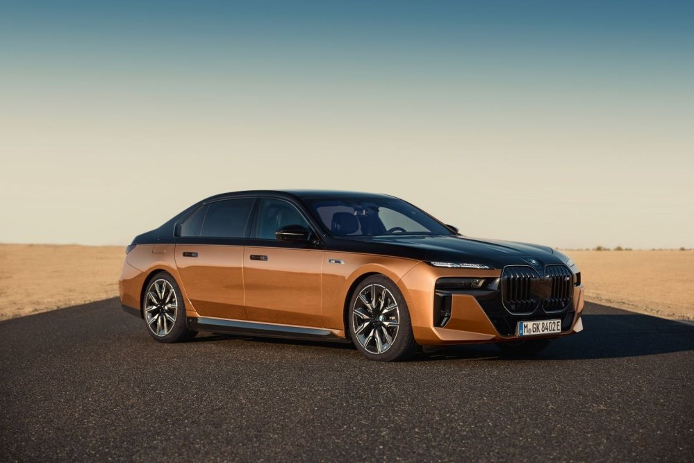 Обзор BMW i7 M70 (G70): электрический флагман с характером M