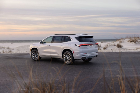 Buick Enclave III: Премиальный американский кроссовер нового поколения фото 3