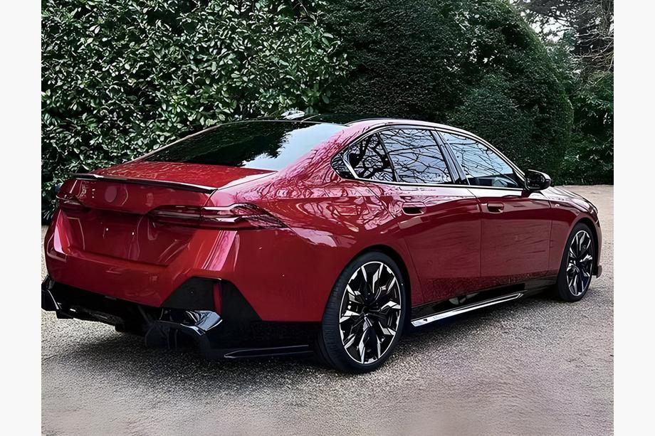 BMW 5/i5 серия G60/G60E/G61 2023- гг. Накладки на пороги (для порогов M-Sport) Image