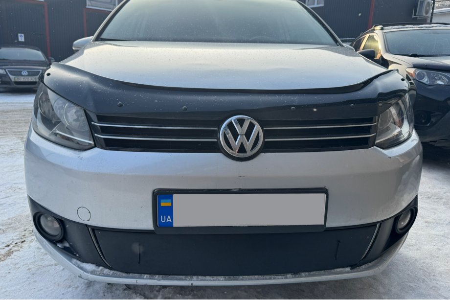 Volkswagen Touran 2010-2015 гг. Зимняя накладка на решетку (нижняя) Фото 6