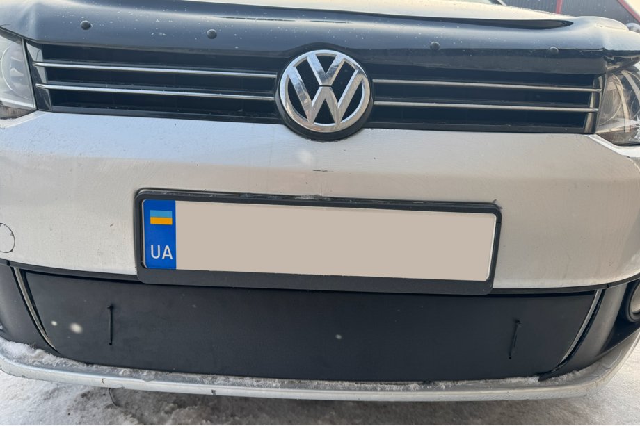 Volkswagen Touran 2010-2015 гг. Зимняя накладка на решетку (нижняя) Фото 4