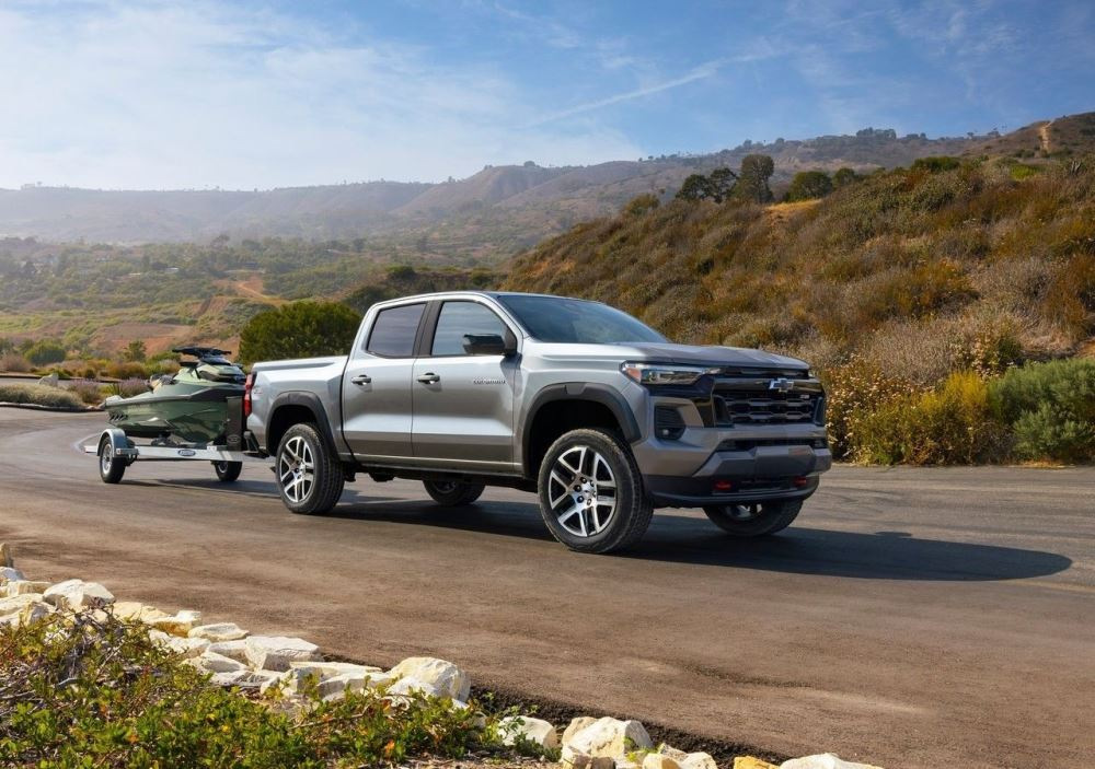 Chevrolet Colorado третьего поколения: обзор среднего пикапа