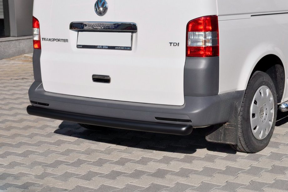 Volkswagen T5 Caravelle 2004-2010 гг. Задняя дуга AK002 Черная (нерж. сталь) Image