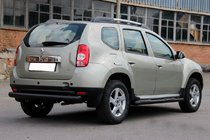 Dacia Duster 2008-2018 гг. Задняя прямая дуга Black (нерж. сталь) фото 3