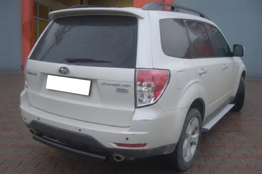Subaru Forester 2008-2013 гг. Задняя дуга AK002 Черная (нерж. сталь) Image
