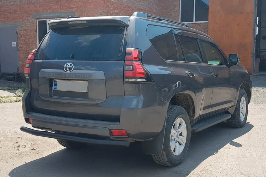 Toyota Land Cruiser Prado 150 2009-2023 гг. Задняя дуга AK002 Черная (нерж. сталь) Image
