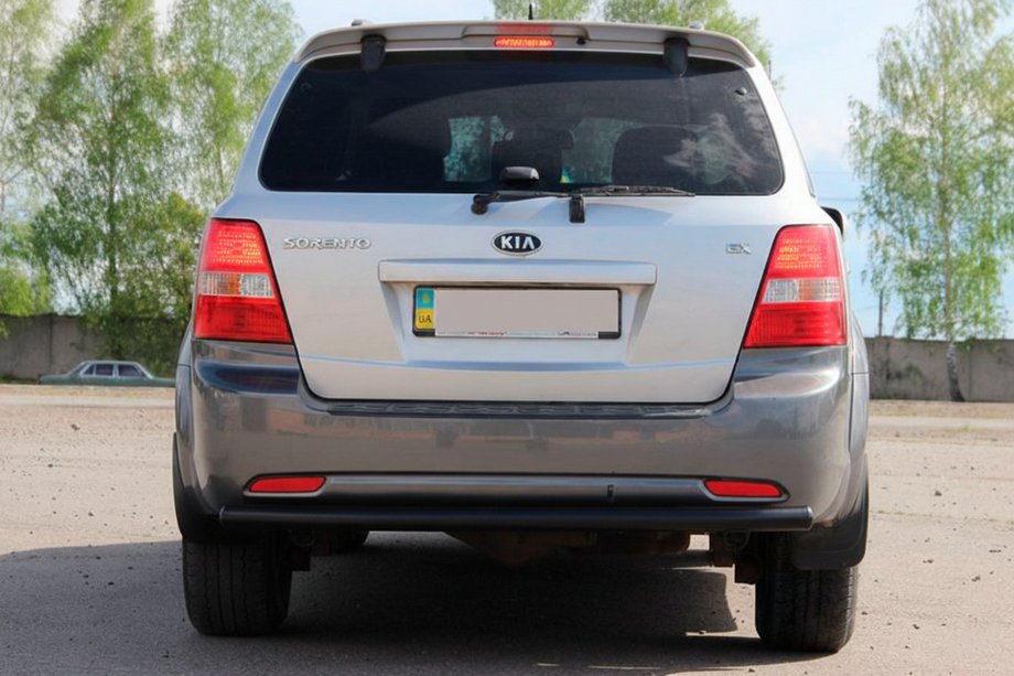 Kia Sorento I BL 2002-2009 гг. Задняя дуга AK002 Черная (нерж.) Image