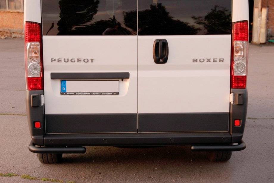 Opel Movano 2021- гг. Задние уголки AK003 Черные (2 шт., нержавейка) Фото 3