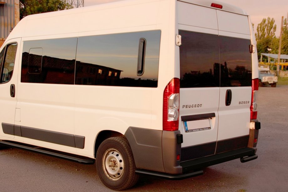 Opel Movano 2021- гг. Задние уголки AK003 Черные (2 шт., нержавейка) Фото 5