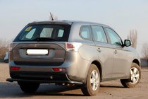 Mitsubishi Outlander 2012-2021 гг. Задняя дуга AK004 Черная (нерж. сталь) фото 3