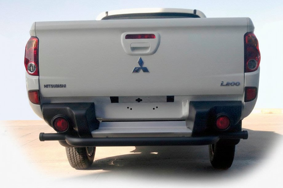 Mitsubishi L200 2006-2015 гг. Задняя защита AK007 Черная (нержавейка) Фото 1