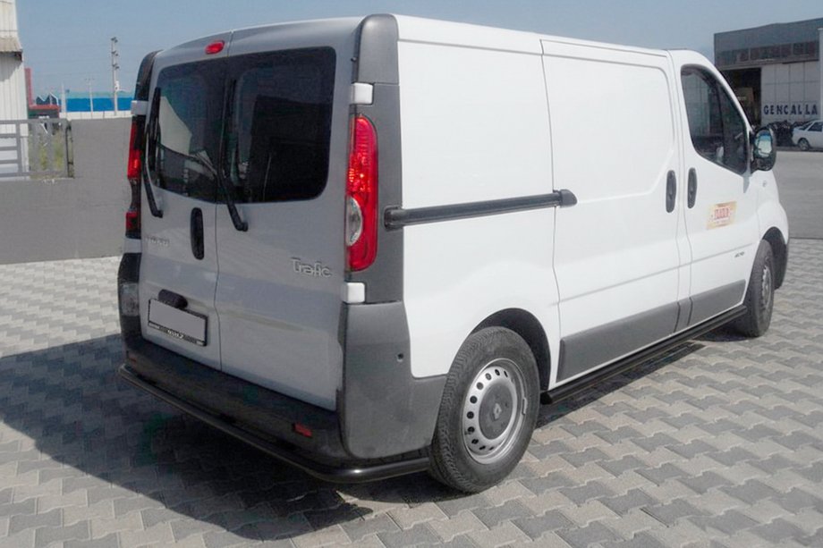 Nissan Primastar 2002-2014 гг. Задняя защита AK005 Черный (нерж. сталь) Image