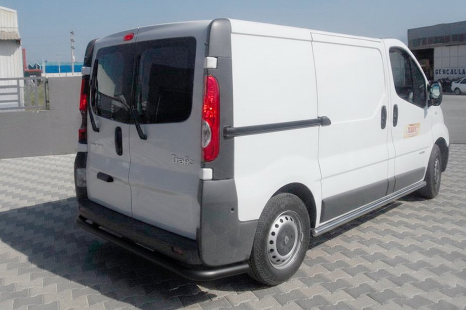 Opel Vivaro 2001–2015 гг. Задняя защита AK005 Черный (нерж. сталь) Image