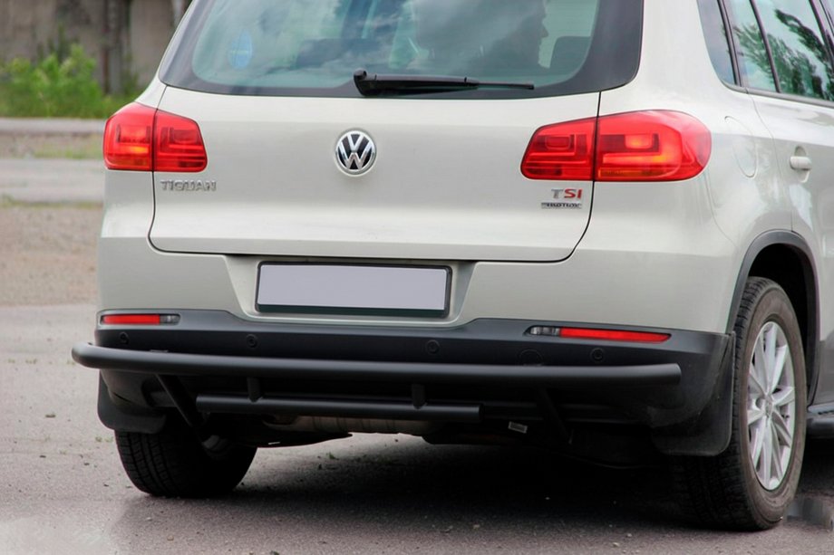 Volkswagen Tiguan 2007-2016 гг. Задняя защита AK002-2 Черный (нерж. сталь) Image