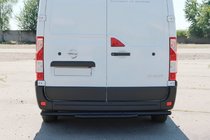 Renault Master 2011-2023 гг. Задняя дуга AK008 Черная (нерж. сталь) фото 2
