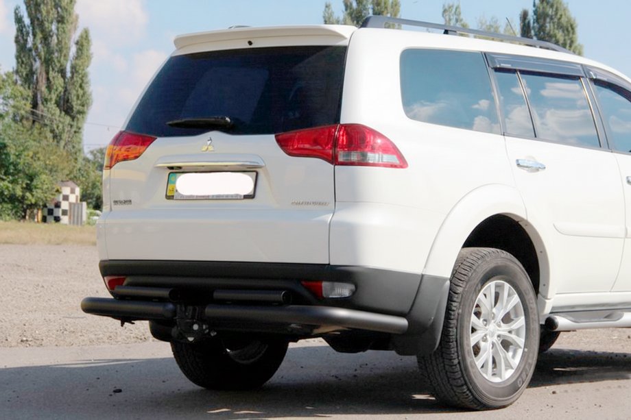 Mitsubishi Pajero Sport 2008-2015 гг. Задняя защита AK003-Special Black (2 шт., нержавейка) Фото 1