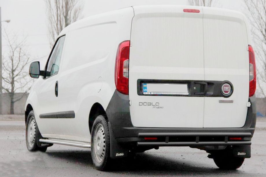 Fiat Doblo II 2010-2022 гг. Задняя дуга AK002/1-Двойная Black (нерж.) Image