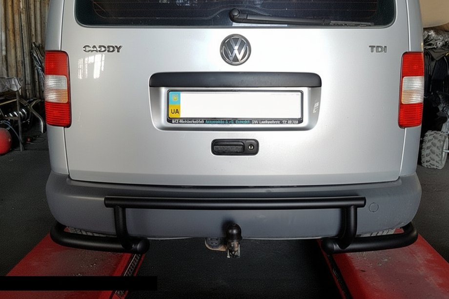 Volkswagen Caddy 2010-2015 гг. Задняя дуга AK003-3 Черная (2 шт., Нержавейка) Фото 1