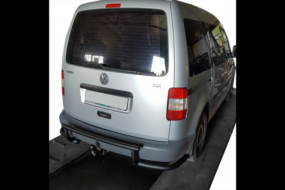 Volkswagen Caddy 2010-2015 гг. Задняя дуга AK003-3 Черная (2 шт., Нержавейка) Фото 3