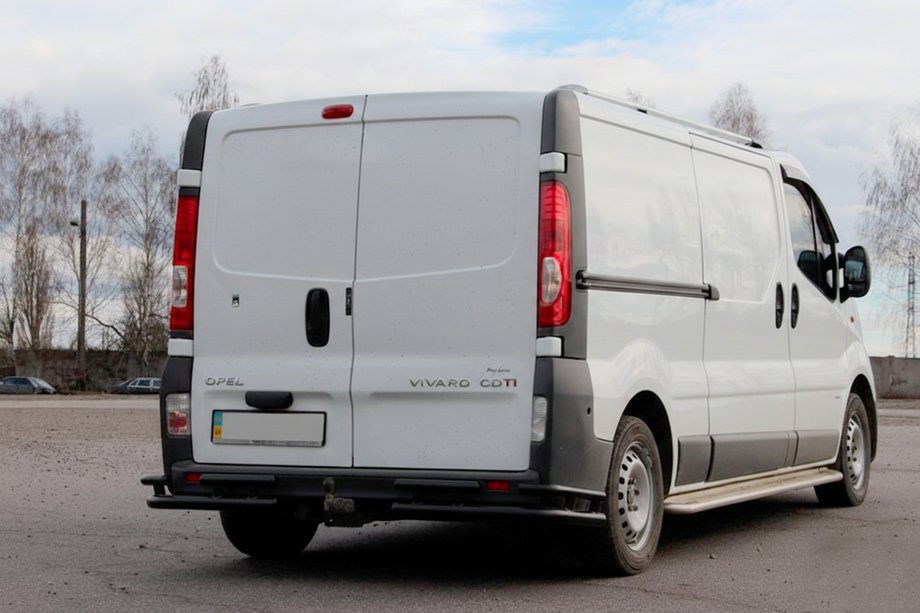 Nissan Primastar 2002-2014 гг. Задняя защита AK003-Plus-2 Черный (нержавейка) Image