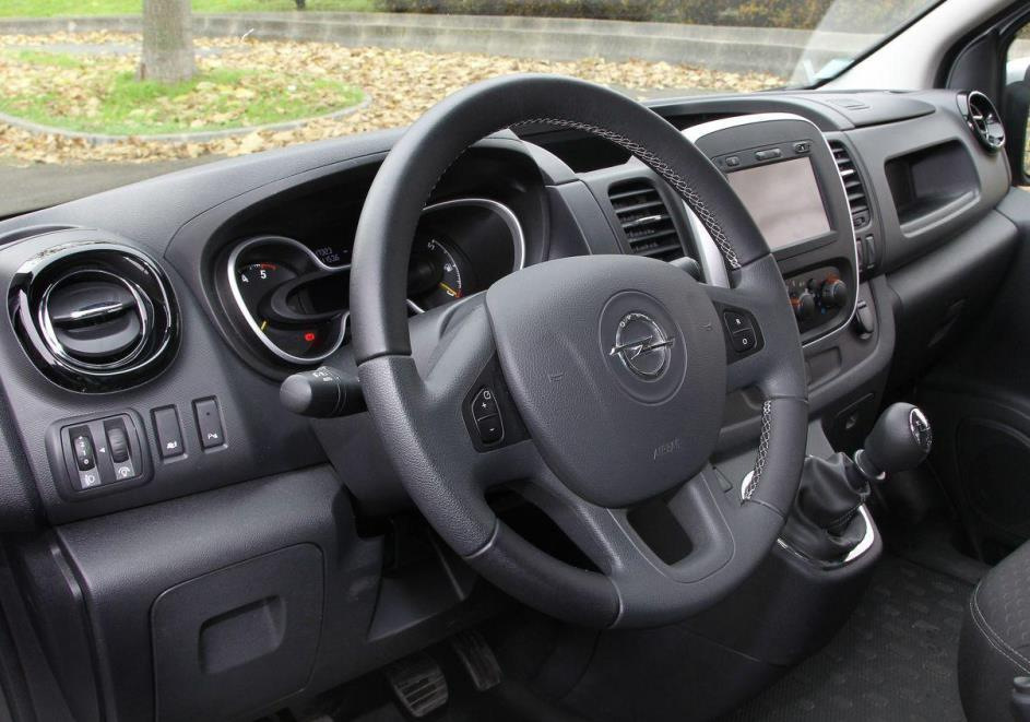 Opel Vivaro: Как правильно снять рулевое колесо