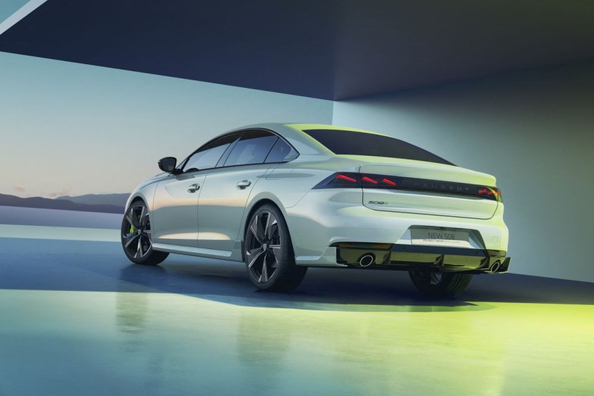 Обзор Peugeot 508 PSE: французский спорт-седан с гибридной мощностью фото 4