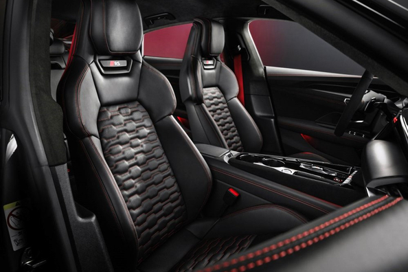 Audi RS e-tron GT 2025 — электрический гран-туризм премиум-класса фото 6
