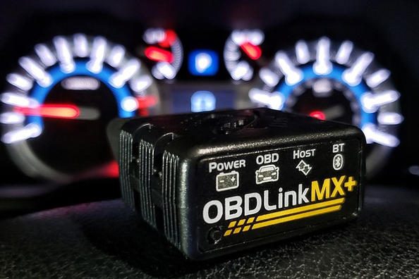 Какой OBD-сканер купить: практический гид для автовладельцев