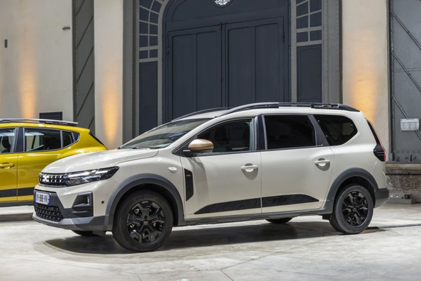 Обзор Dacia Jogger (2025): бюджетный 7-местный универсал