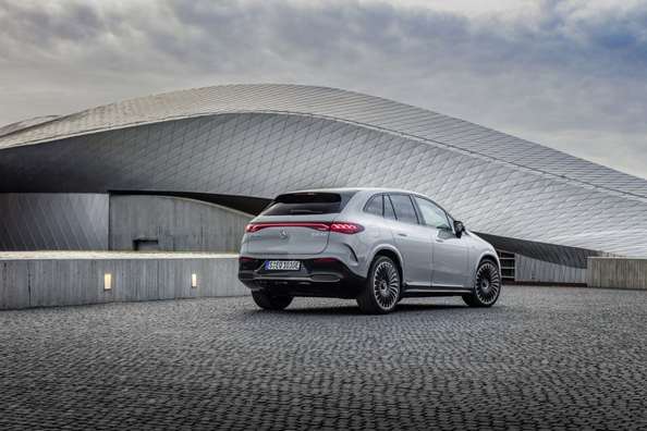 Mercedes-Benz AMG EQE 53 SUV (X294): мощный электрический кроссовер от AMG фото 3