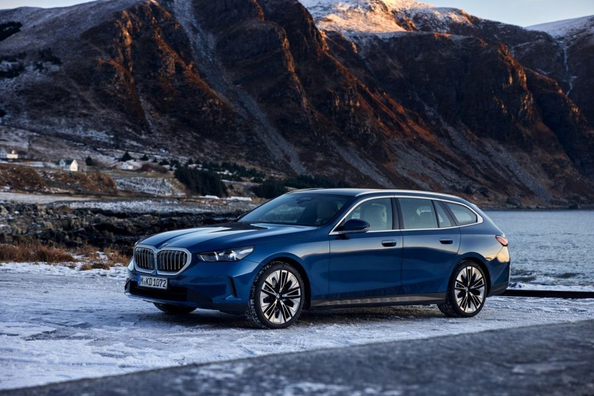 BMW 5 Series Touring (G61): универсал бизнес-класса с премиальным комфортом фото 2