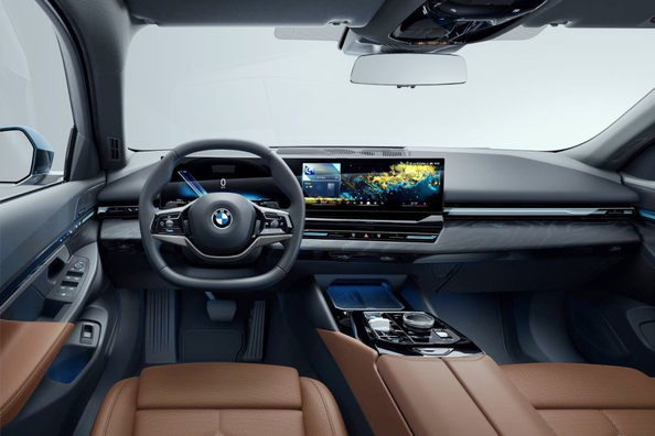 BMW 5 Series Touring (G61): универсал бизнес-класса с премиальным комфортом фото 6