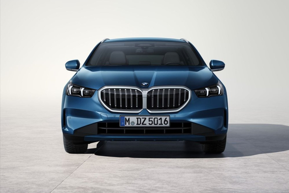BMW 5 Series Touring (G61): универсал бизнес-класса с премиальным комфортом фото 3