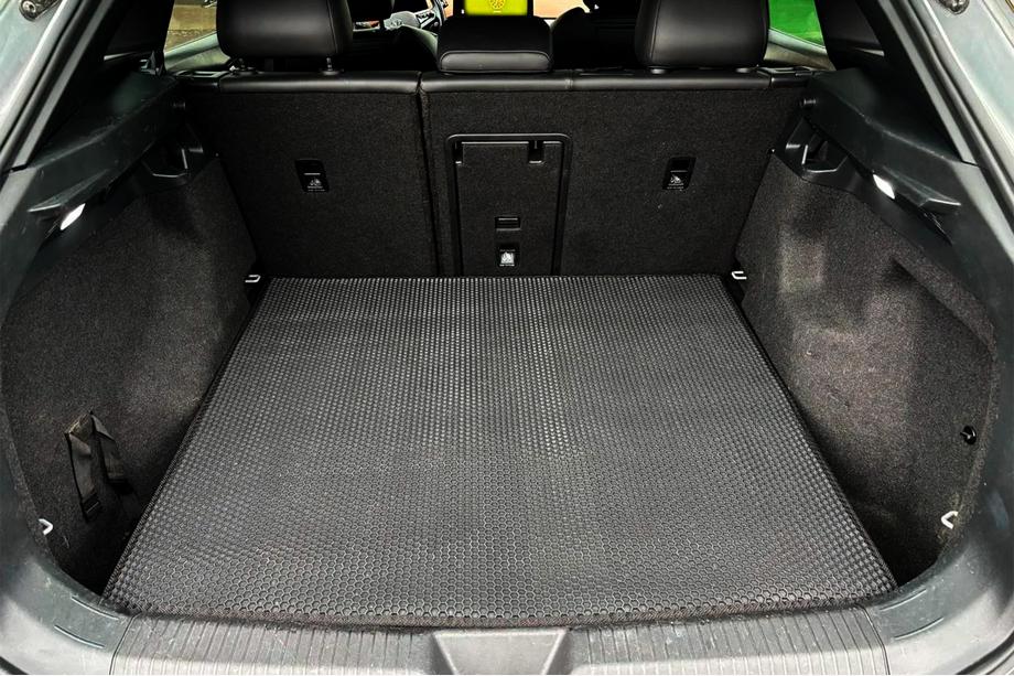 Volkswagen ID.5 2022- гг. Резиновый коврик в багажник Carsuit V2 (черный) Image