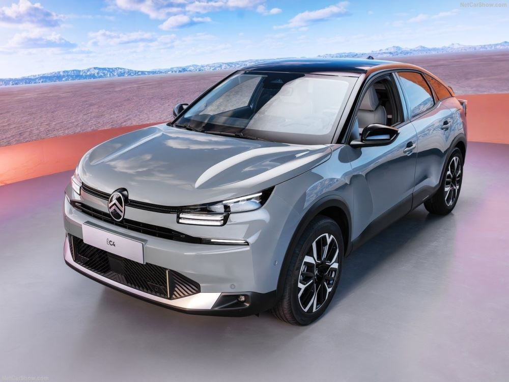 Citroën e-C4 — комфортный городской электрический кроссовер-хэтчбек
