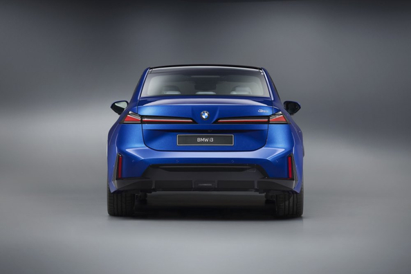 Обзор BMW i3 2026: новый электрический седан немецкого производителя фото 4