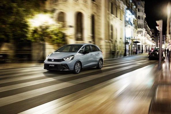Honda Jazz IV: компактный гибрид с просторным салоном