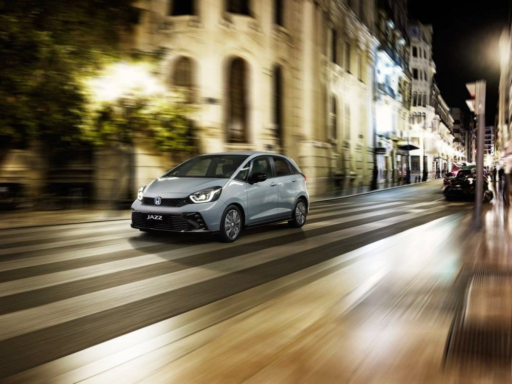 Honda Jazz IV: компактный гибрид с просторным салоном