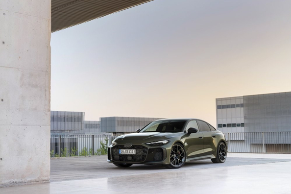 Обзор седана Audi RS5: мощный плагин-гибрид от Audi Sport
