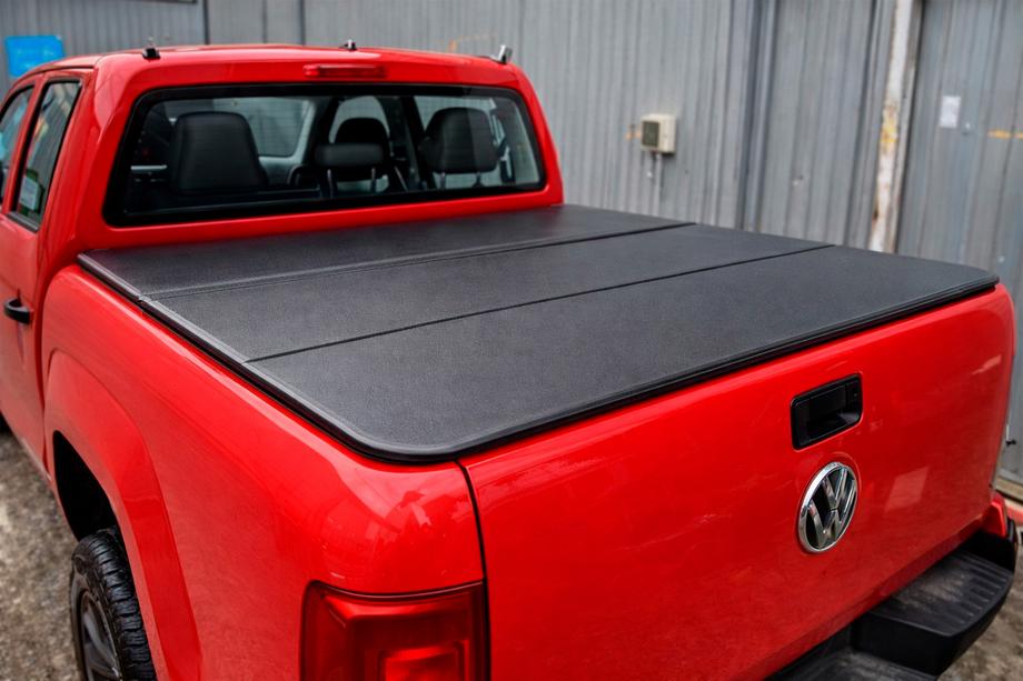Volkswagen Amarok 2022- гг. 3-секционная крышка багажника Image