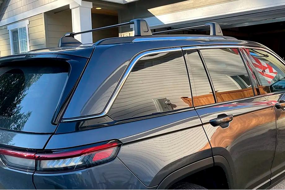 Jeep Grand Cherokee WL 2021- гг. Багажник (поперечины) на интегрированные рейлинги OEM (2 шт.) Черный Image
